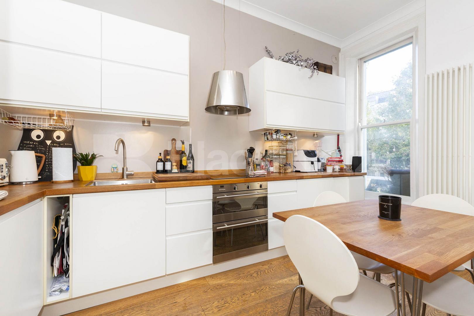 			Stunning 1 bed with study and a private roof terrace, 1 Bedroom, 1 bath, 1 reception Flat			 Ladbroke Grove, Ladbroke Grove